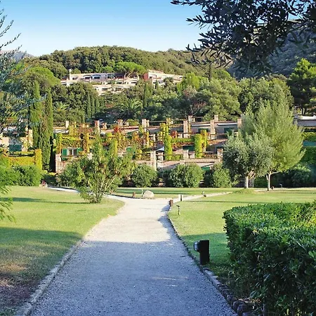 Holiday St Anna, Rio Nell